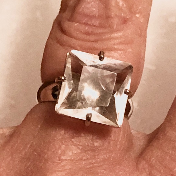 18k solid white gold with sapphire ring size 7 - Picture 14 of 16